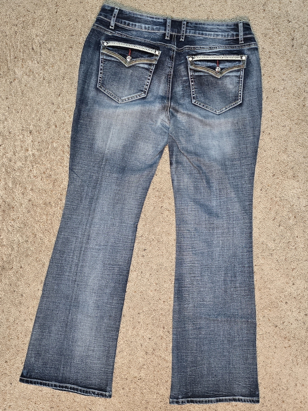 ✨ FLAMINGALS Rhinestone & Embroidered Mid-Rise Bootcut - Large - Picture 2 of 15
